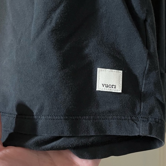 Vuori long sleeve feather light tee shirt SOLD!! - Picture 2 of 8